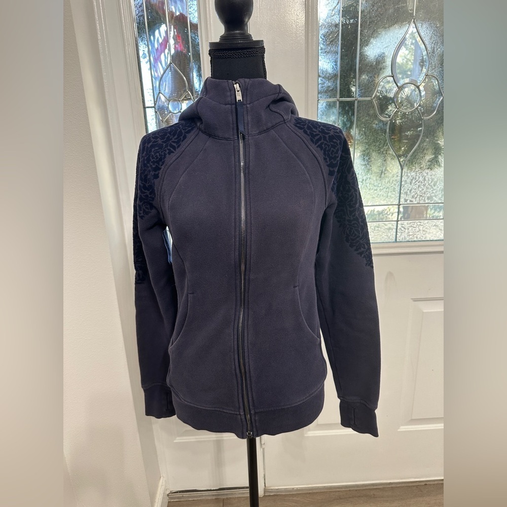 Lululemon Scuba Hoodie Light Cotton Fleece (Floral Flock) Black Cherry size 4